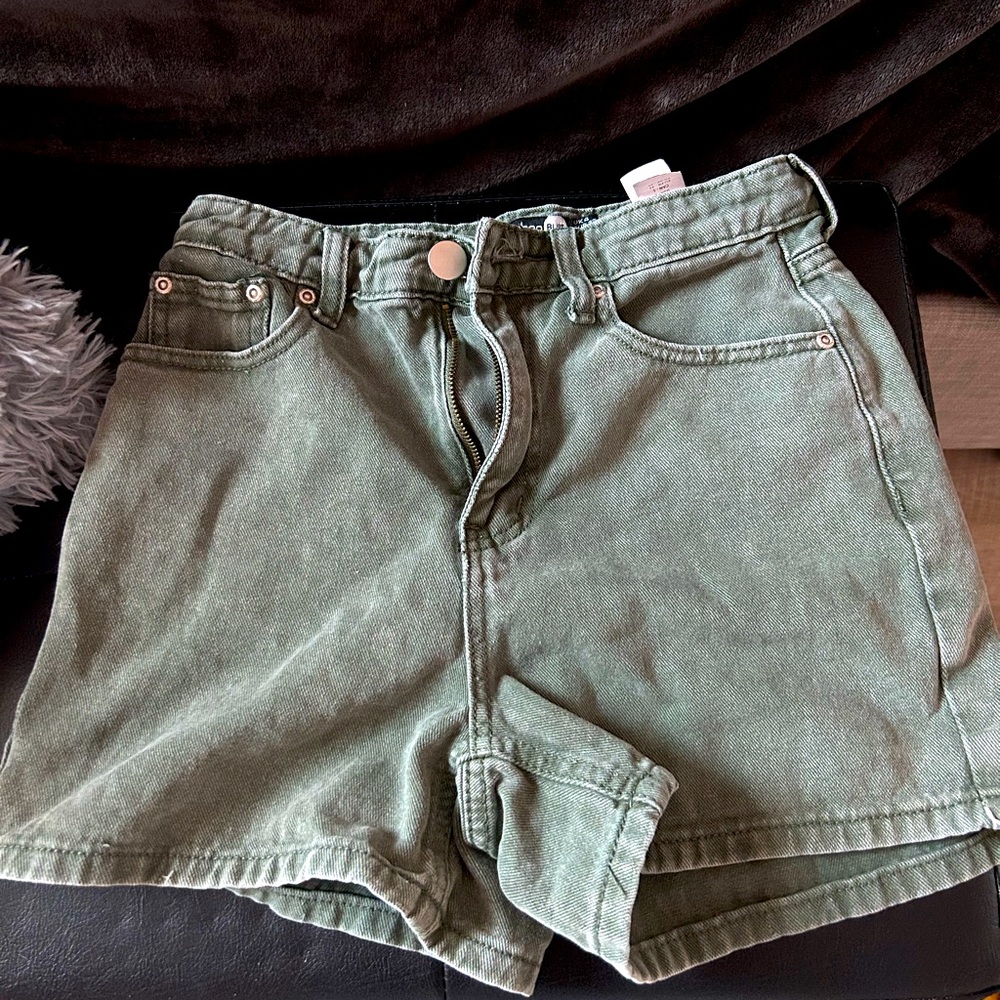Boohoo jean shorts, size US 0, olive green color